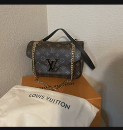 Louis Vuitton Purse