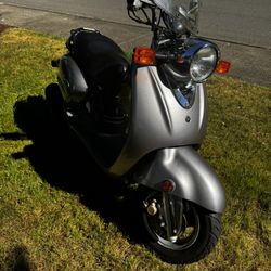 2009 YAMAHA VINO SCOOTER*LOW MILEAGE*