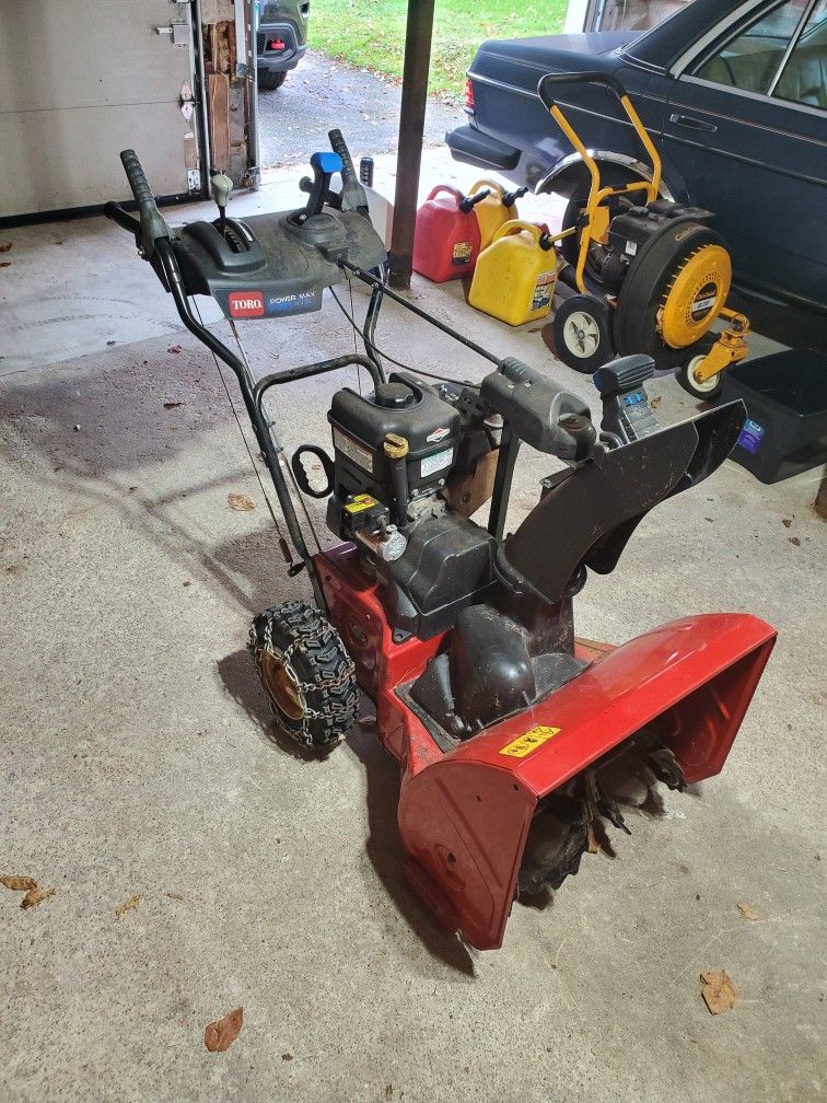 Toro Power Max 724 OE Snow Blower for Sale in Shelton, CT OfferUp