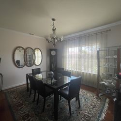 6 Chair Dining Set With Glass Top In Great Condition 