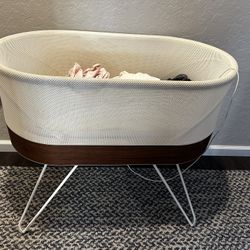Used Snoo Bassinet 