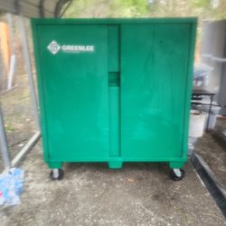 Greenlee - Cabinet (5660L), Storage (5660L), green, 56" x 60" x 24"