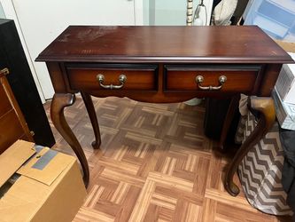 Nice entry way table