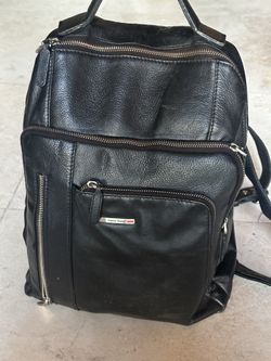 Gerry Weber Black Leather Backpack with Multiple Pockets and Adjustable Straps 