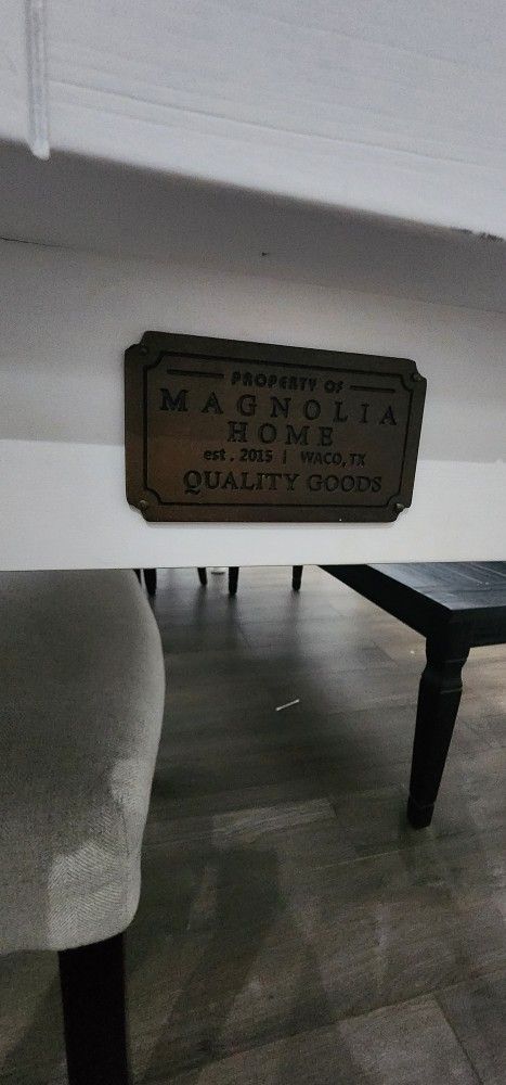 Dinning Table And Chairs
