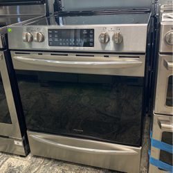 Preowned Slide-in Stove