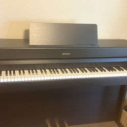 Roland MP200 88-Key Upright Piano With Stand and Bench 