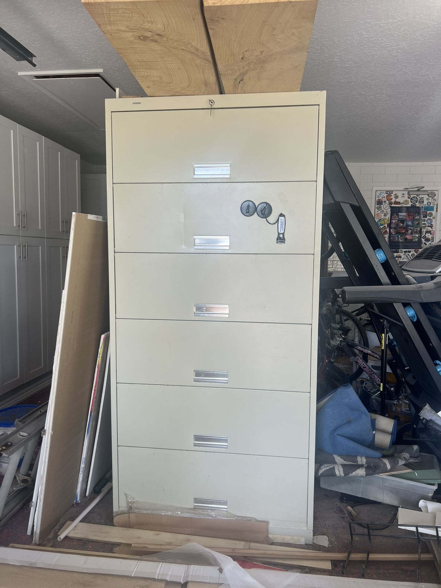 FREE 2 lateral filing cabinets