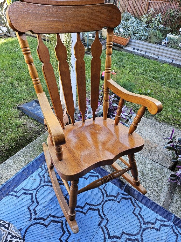  Rocking Chair 