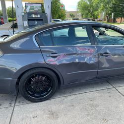 18 inch rims (5 lug pattern)