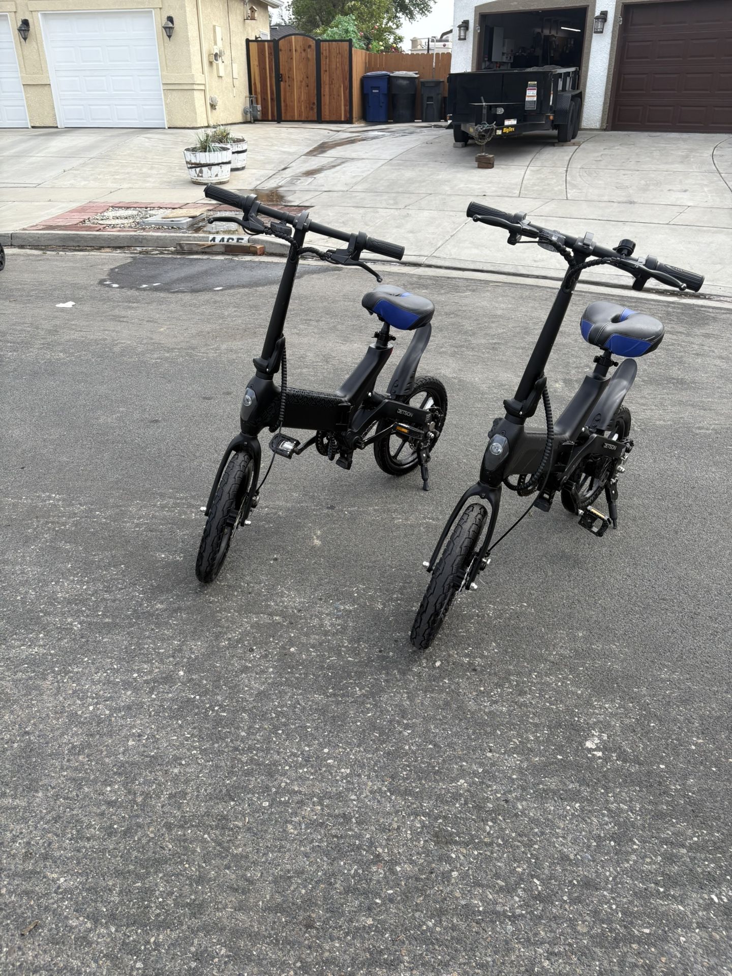 2 Jetson haze folding ebikes