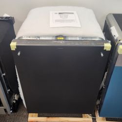 24 in. Built-ln Top Control Dishwasher in Matte Black with Stainless Tub Ultra Wash and Dual Convection Dry 44 dBA