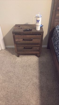 Pair of night stand ideal for bedroom