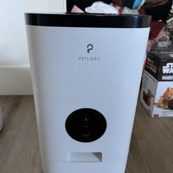 PETLIBRO Automatic Cat Feeder, Wi-Fi Automatic Cat Food Dispenser with Timer Interactive Voice Recorder, Auto Cat Feeder with 1-4 Meals Control Dry Fo