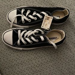 All Star Low Top Converse Shoes Women’s Size 6 1/2
