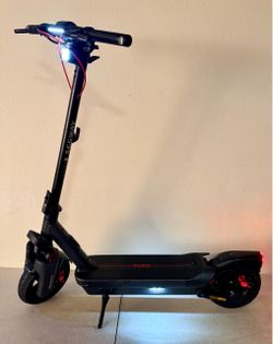 Segway - Max G3 Electric Scooter - Commuter Scooter w/ 28 mph Max Speed, 50 Mile Range