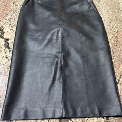 Like New Ann Taylor Faux Leather Black Skirt Size 8 Machine Wash Gentle Cycle Line Dry 