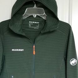 MAMMUT Mens Small FLEECE Lined Inside LIGHTWEIGHT fleece is essential for all-season exploration. 