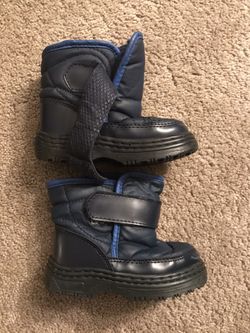 Toddler snow boots size 8