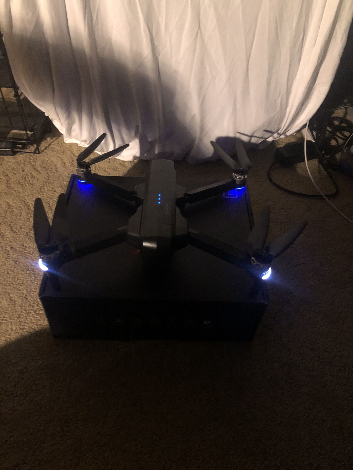 Roku folding drone