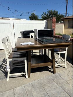 Dining table set