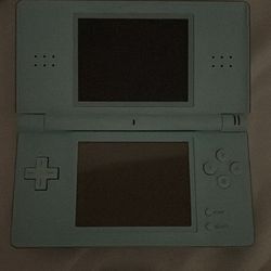 DS Lite + Charger + 4 games