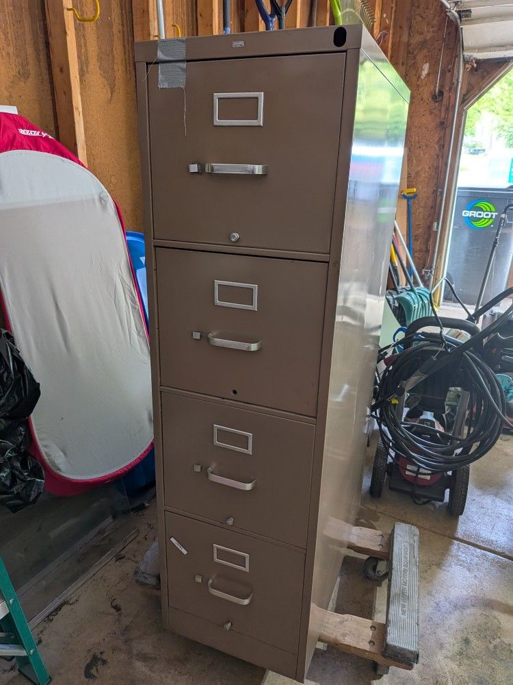 4 Drawer File Cabinet