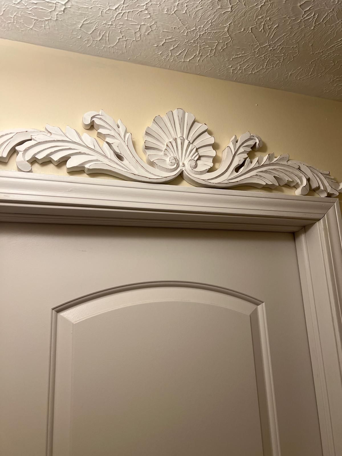 White Decorative Wall Scroll Onlay