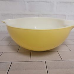 Pyrex Yellow Cinderella 2 1/2 QT Nesting Mixing Bowl 443 Sunflower Daisy Vintage