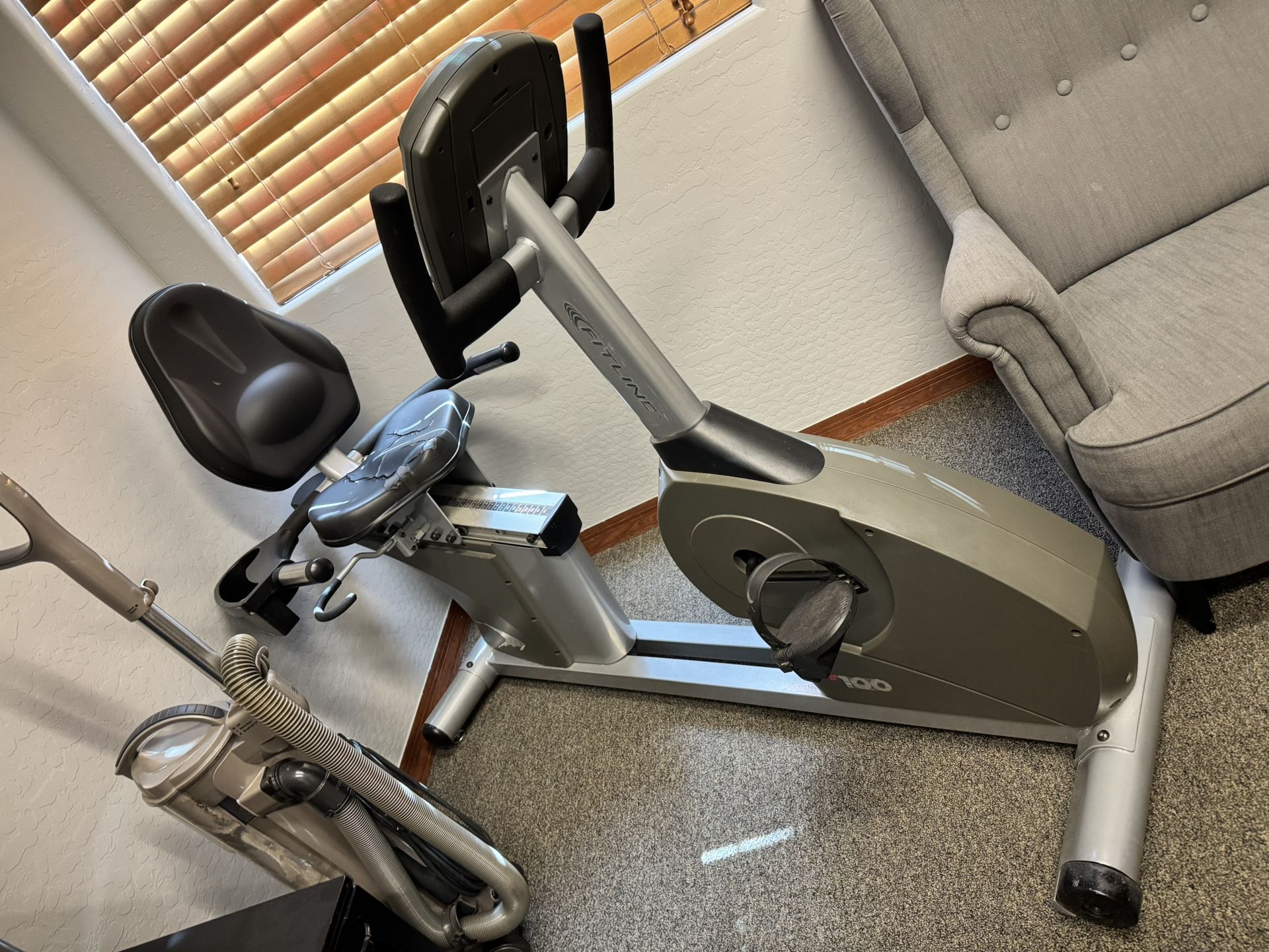 Exercise  bike - Fitline R100