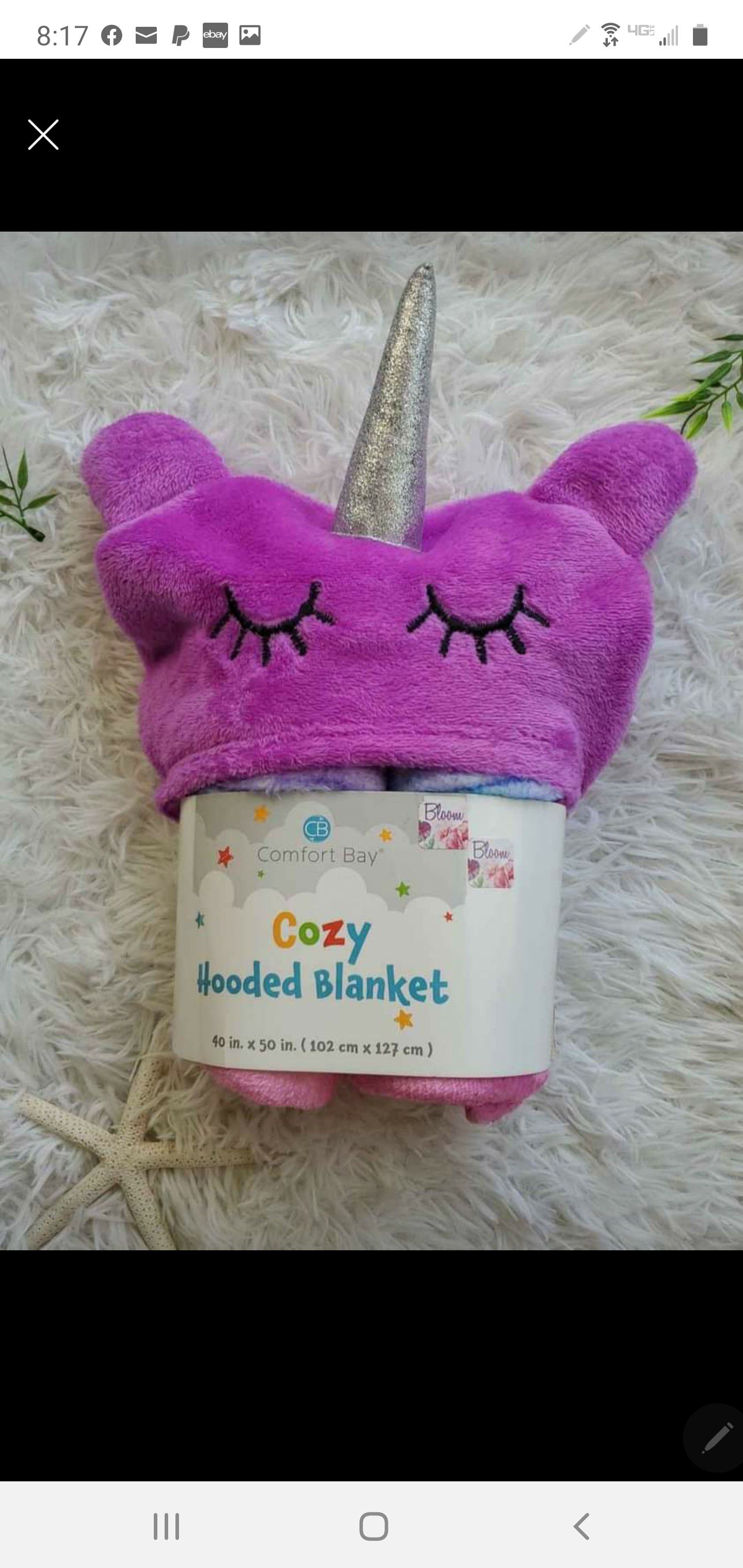 Cozy Unicorn 🦄 Hooded Snuggy Blanket