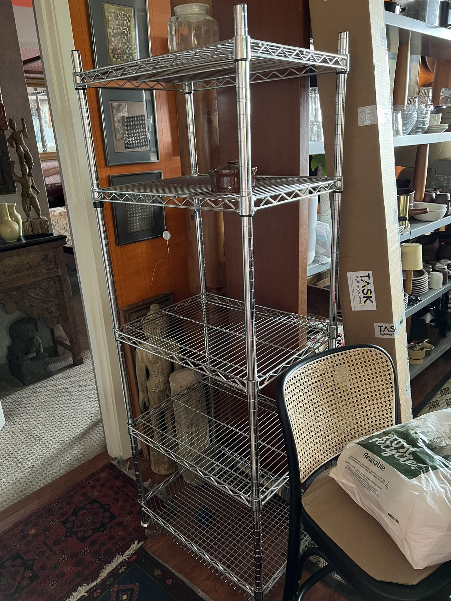 Rolling wire rack