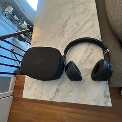 Beats Solo 4 Wireless Headphones – Like New