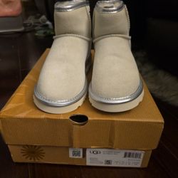 UGG white classic short boots