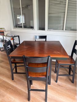 Dining Table + 4 Chairs