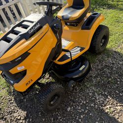 Cub Cadet XT1 Enduro LT 42 in. 547cc Engine with Intelli Power Hydrostatic Drive Gas Riding Lawn Tractor