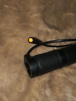 Plug In Half Twist Throttle