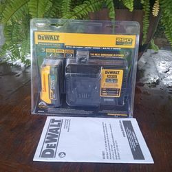 DeWalt. 20v. Power Stack. Battery Charger