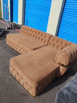 Sectional sofa couch modern - delivery available