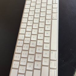 Apple, Magic Keyboard