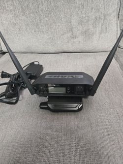 Shure GLXD14+ Digital Wireless Bodypack System with WA302 Guitar Cable