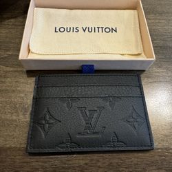 Louis Vuitton Authentic Card Holder 