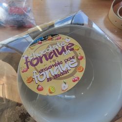  "Bie Abe The Lifestyles Collection Plaisirs De Vie Chocolate Fondue" set. 