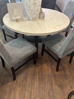 48” Round Dining Set 