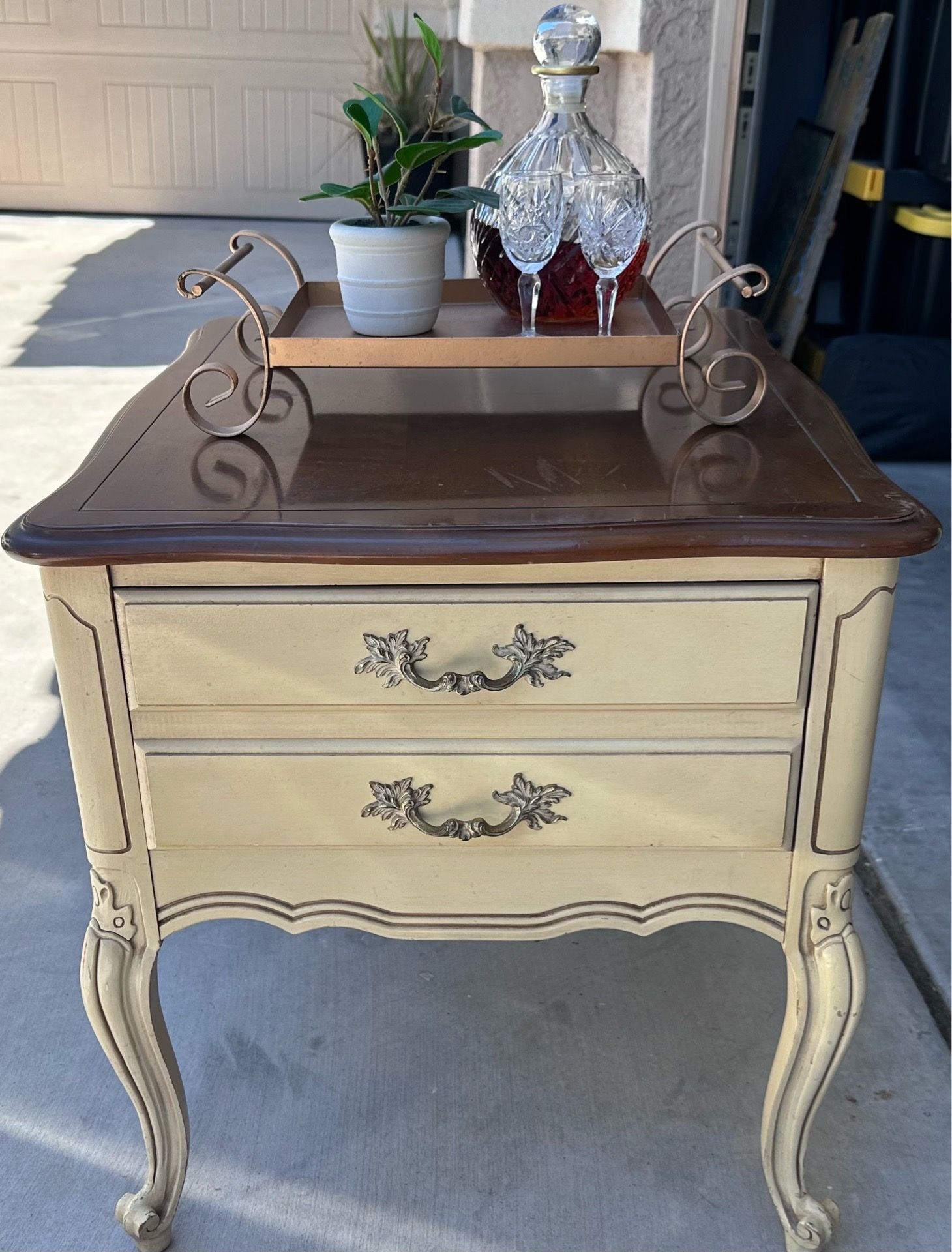 End table/night stand