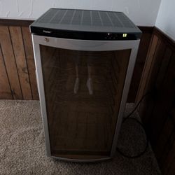 4.5 Cubic Foot Wine Refrigerator 
