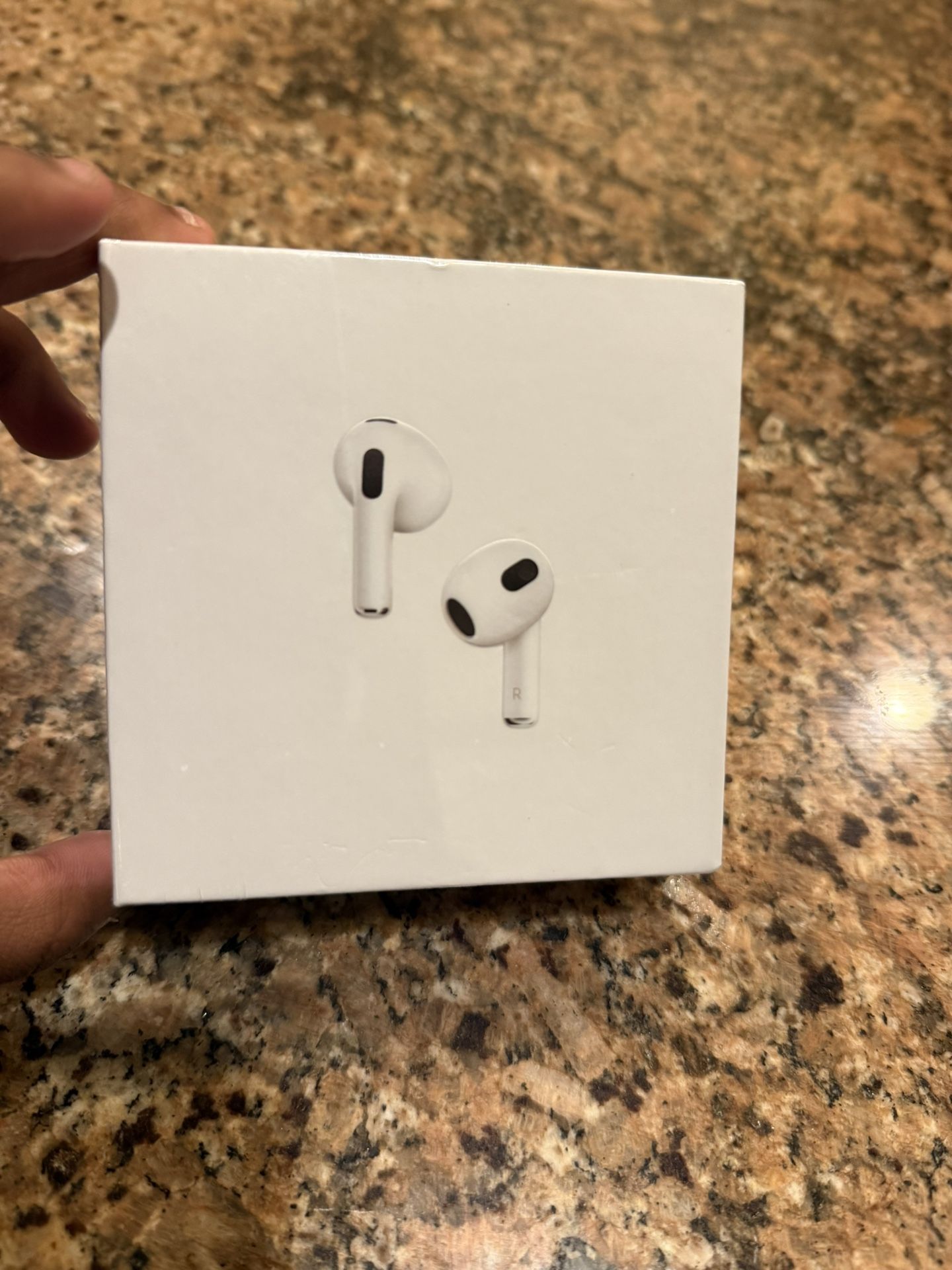 Apple AirPods Generation 3 Wireless Charging Active Noise cancellation