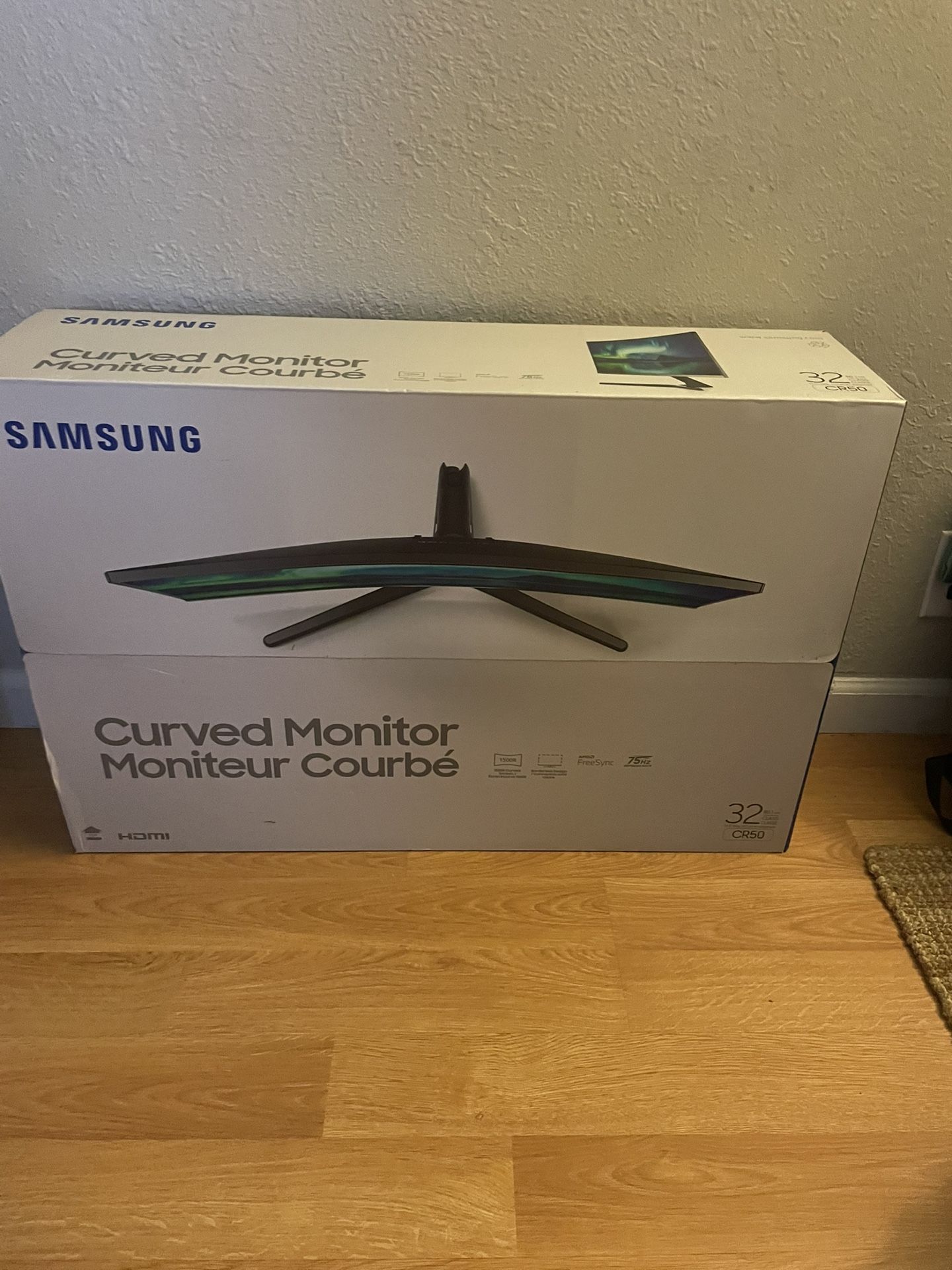 Samsung 32 Inch curved Monitor( Flawless Condition)