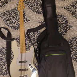 Squier Affinity Jazz Bass Five Strings