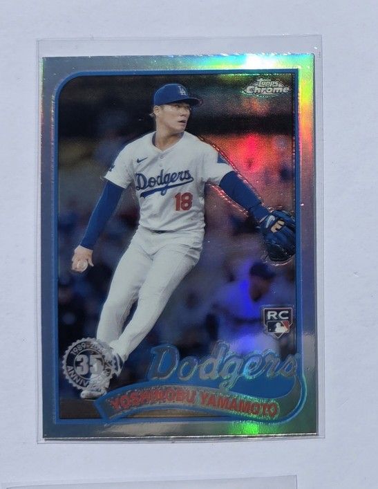 Yoshinobu Yamamoto Topps Chrome Rookie Refractor! LA Dodgers World Series Champion
